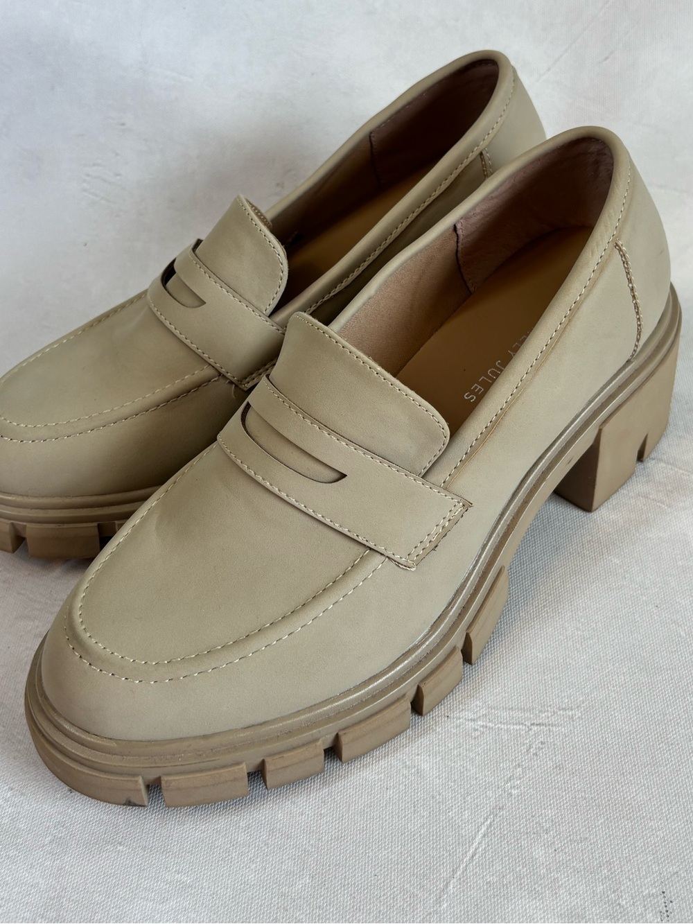 Sincerely Jules Chunky Heel Lug Sole Loafer Beige/tan, size 8.5, Y2K, 90s!